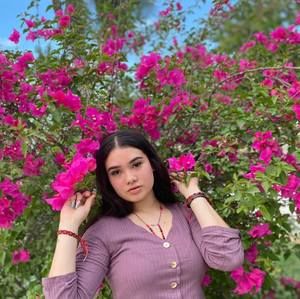 Meet your Posher, Maria